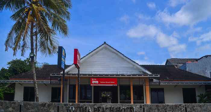 Bangunan OYO 798 Yokima Beach Hotel