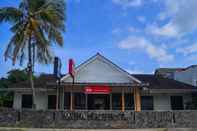 Bangunan OYO 798 Yokima Beach Hotel