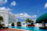 Swimming Pool Berjaya Waterfront Hotel