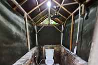 Toilet Kamar Herman Lantang Camp