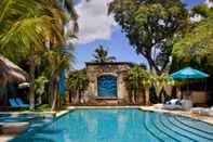 Hồ bơi The Mansion Bali