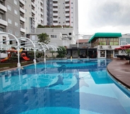 Swimming Pool 6 MG Suites Hotel Semarang