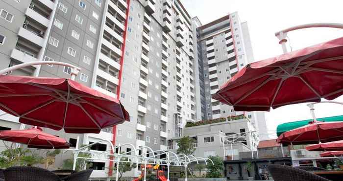 Swimming Pool MG Suites Hotel Semarang