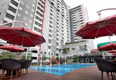 Swimming Pool MG Suites Hotel Semarang