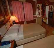 Bedroom 6 Shari-la Island Resort