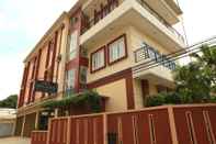 Exterior Arya Graha Hostel