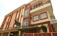 Luar Bangunan 2 Arya Graha Hostel