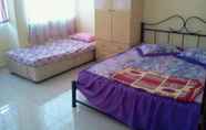 Kamar Tidur 4 Homestay Villa D'Doa Maju - Batu Burok