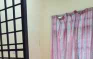 Bedroom 2 Homestay Villa D'Doa Maju - Batu Burok