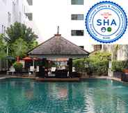 Kolam Renang 2 Sunbeam Hotel Pattaya