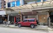 Luar Bangunan 5 OYO 90952 Hotel Grand Sirao