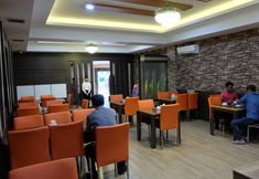 Restaurant 6 Holiday Hotel
