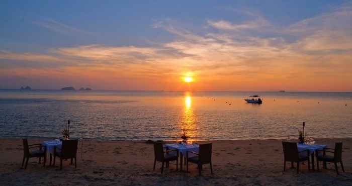 Tempat Tarikan Berdekatan The Sunset Beach Resort & Spa Taling Ngam