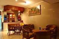 Bar, Cafe and Lounge Ririn Hotel