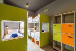 iSanook Hostel, Rp 169.948