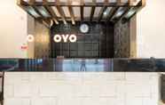 Lobby 6 OYO 996 Hotel Transit Syariah