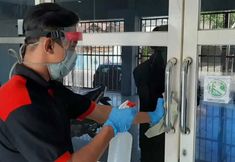 기타 3 RedDoorz @ Siwalankerto Surabaya