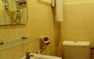 In-room Bathroom 2 Hotel Suria Port Dickson