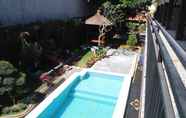 Swimming Pool 6 Jenny Bunker Homestay