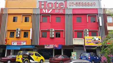 Bên ngoài 4 OYO 90273 MZ Hotel