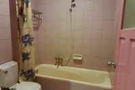 In-room Bathroom Hotel Pare Wisata