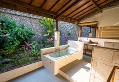 In-room Bathroom 5 Rinjani Lodge