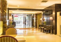 Lobi 3 Grand Sakura Hotel