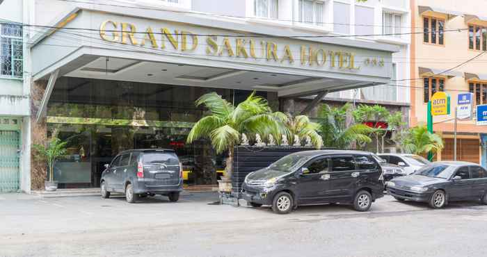 Bangunan Grand Sakura Hotel