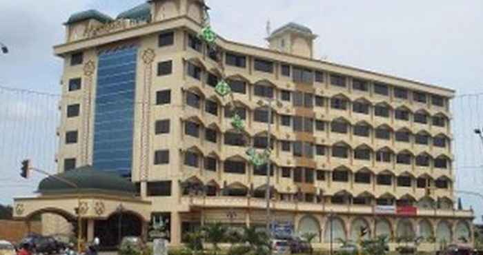 Bangunan Hotel Madani Syariah Medan