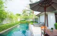 สระว่ายน้ำ 4 AKA Resort & Spa Hua Hin