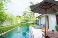 สระว่ายน้ำ AKA Resort & Spa Hua Hin