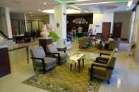 Lobby The Grand Puteri Hotel