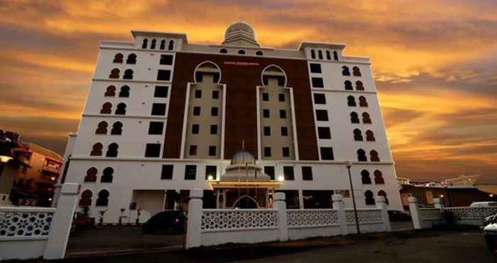 Luar Bangunan The Grand Puteri Hotel