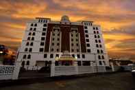 Exterior The Grand Puteri Hotel