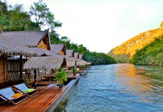 ภายนอกอาคาร 2 The Float House River Kwai Resort