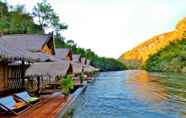 ภายนอกอาคาร 2 The Float House River Kwai Resort (SHA Plus+)