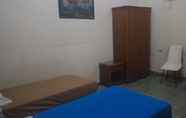 Kamar Tidur 4 Hotel UKM Medan