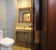 In-room Bathroom 7 Amaya Suites Hotel