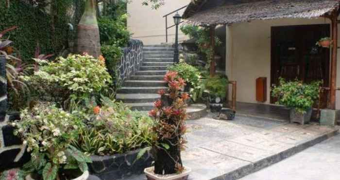 Bangunan Smiling Hill Guesthouse & Apartements