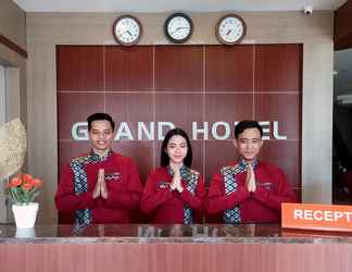 Lobi 2 Grand Hotel Sampit