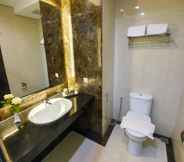 In-room Bathroom 6 Sutan Raja Hotel & Convention Centre Soreang Bandung