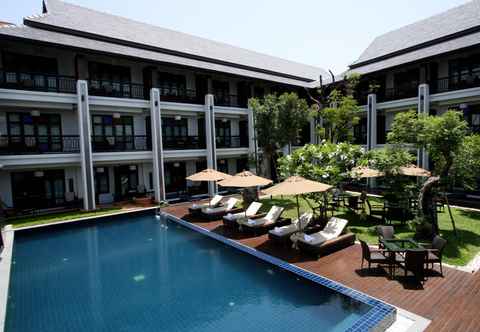 Kolam Renang De Lanna Hotel