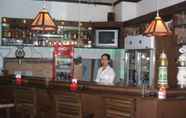 Bar, Kafe, dan Lounge 2 Sand Inn Hotel