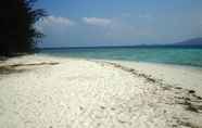 วิวและสถานที่ท่องเที่ยวใกล้เคียง 7 Kampoeng Bule Menjangan Kecil Island