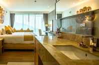 Kamar Tidur Crest Resort & Pool Villas