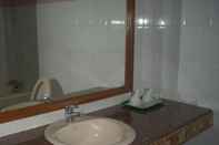 Toilet Kamar Hotel Sorga Cottages Kuta