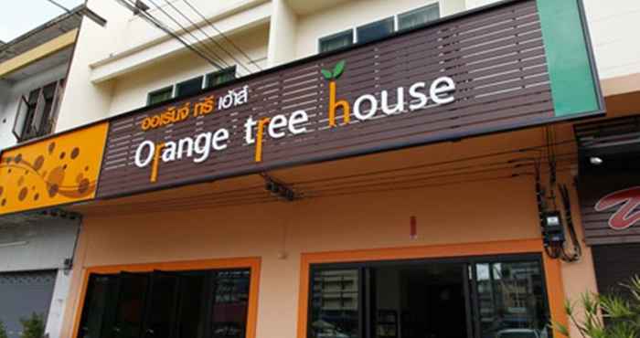 Exterior Orange Tree House