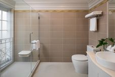 객실 내 욕실 Kingston Suites Bangkok