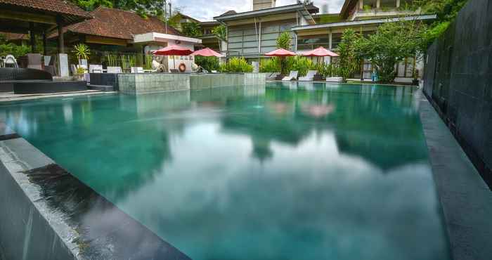 Swimming Pool Villa Puri Ayu