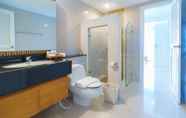 Toilet Kamar 6 Royal Beach View Suite